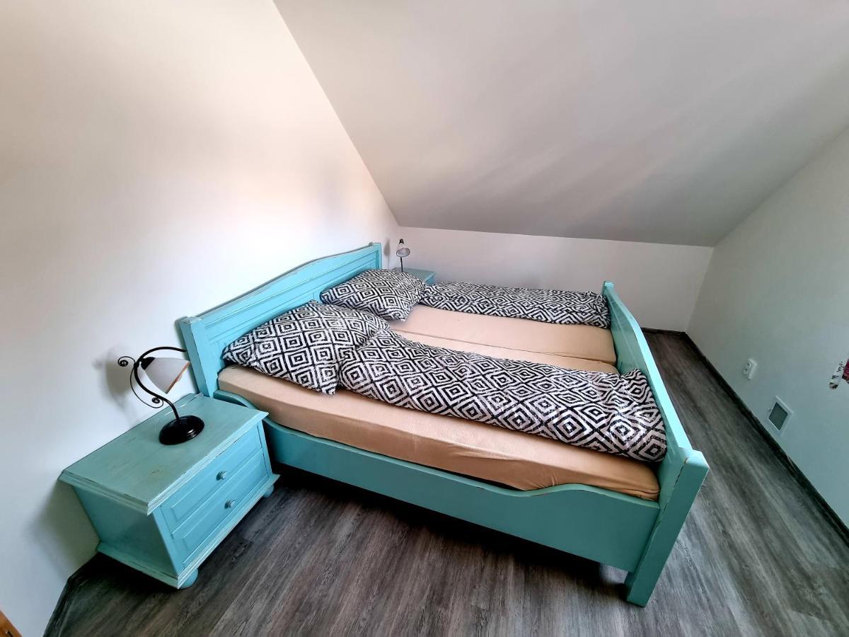 Dum A Chatka Pod Smrkem Nove Mesto pod Smrkem Dış mekan fotoğraf